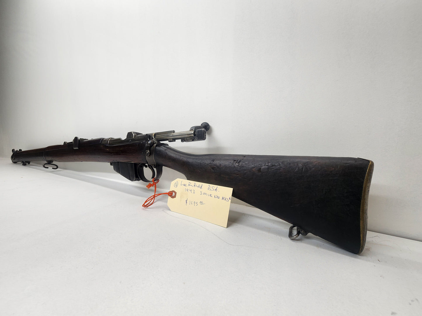 Lee Enfield - 1943 no.1 MkIII. Bolt Action, .303 British, 25.2" Barrel